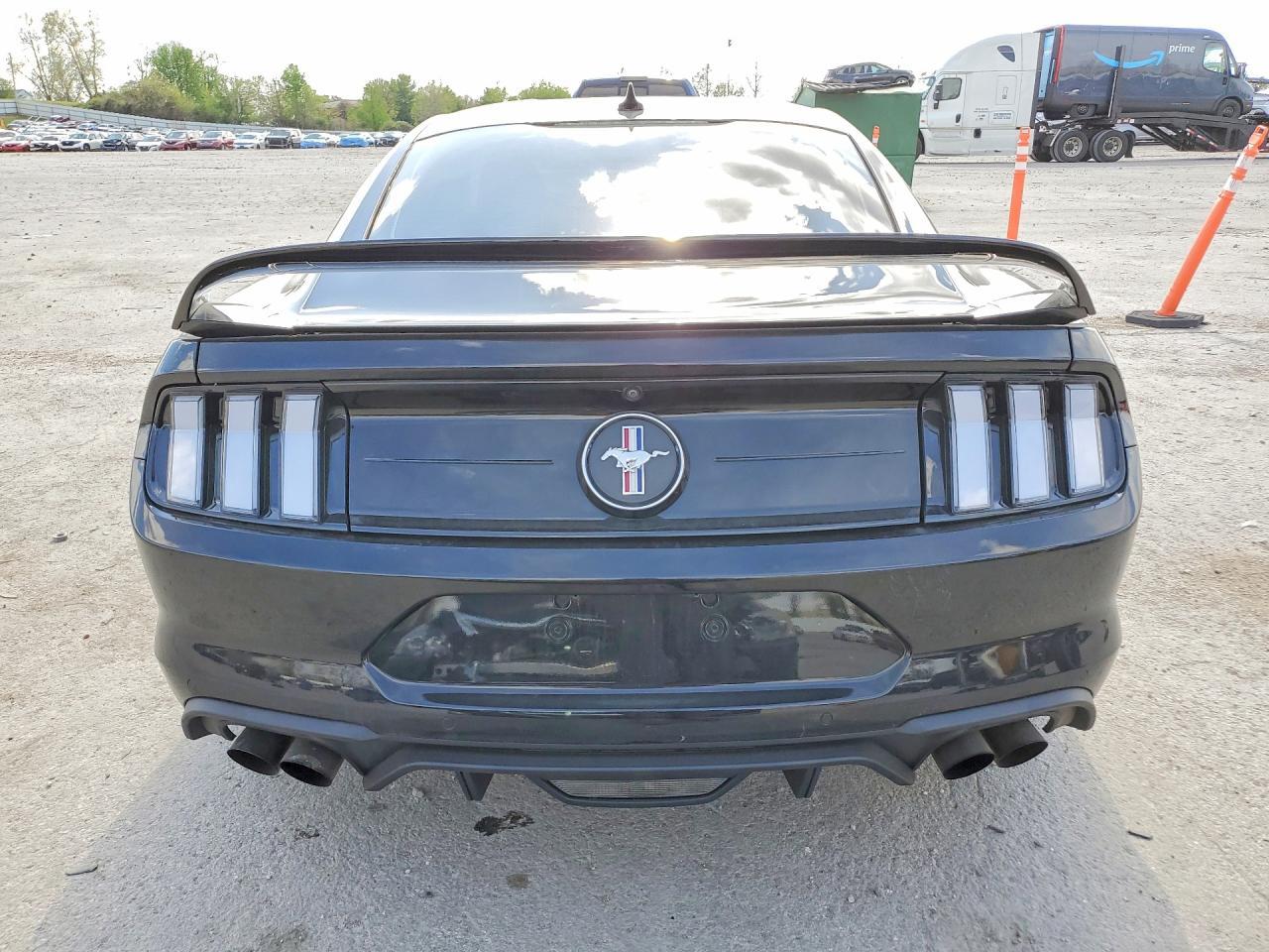 2021 Ford Mustang - zdjęcie 6