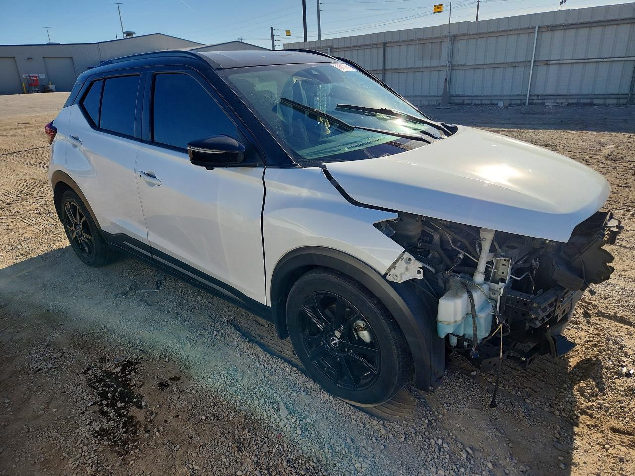 2023 Nissan Kicks Sr - zdjęcie 4