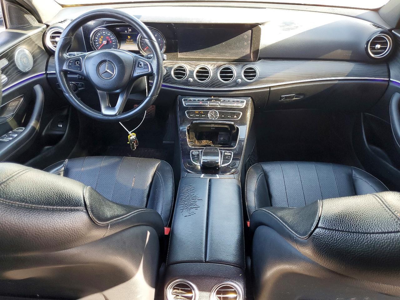 2017 Mercedes-Benz E 300 - zdjęcie 8