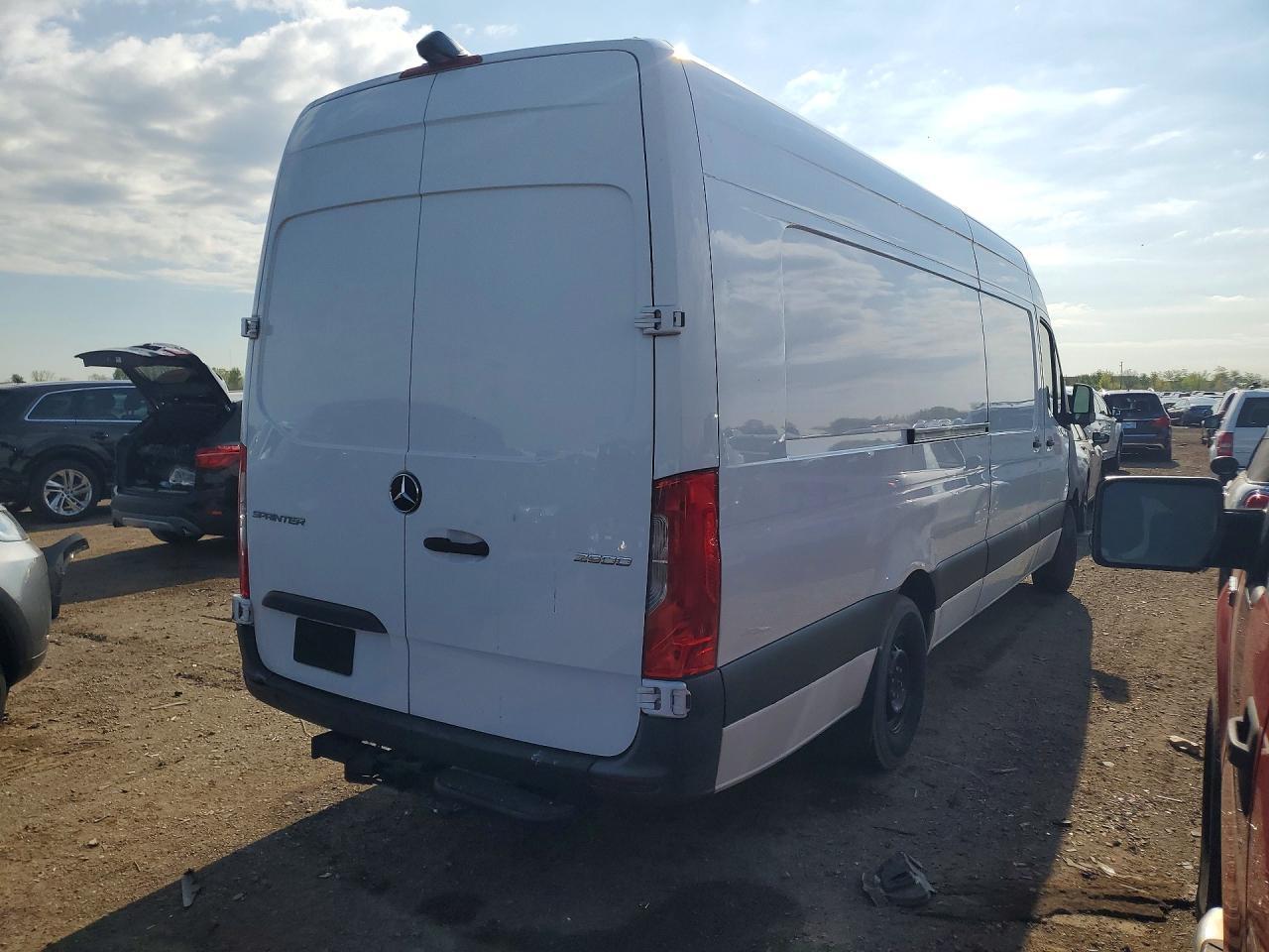 2023 Mercedes-Benz Sprinter 2500 - zdjęcie 3
