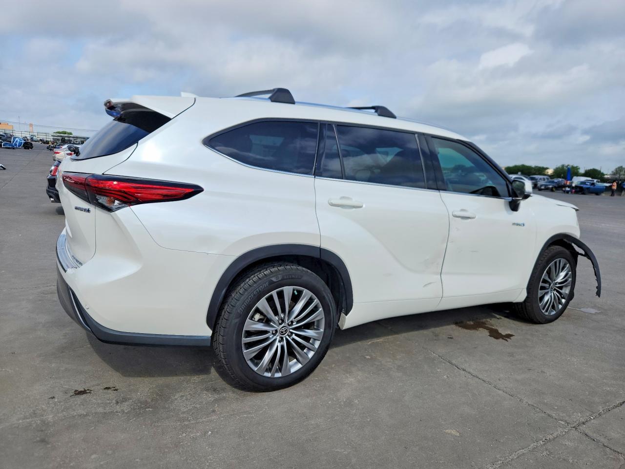 2021 Toyota Highlander Hybrid Platinum - zdjęcie 3