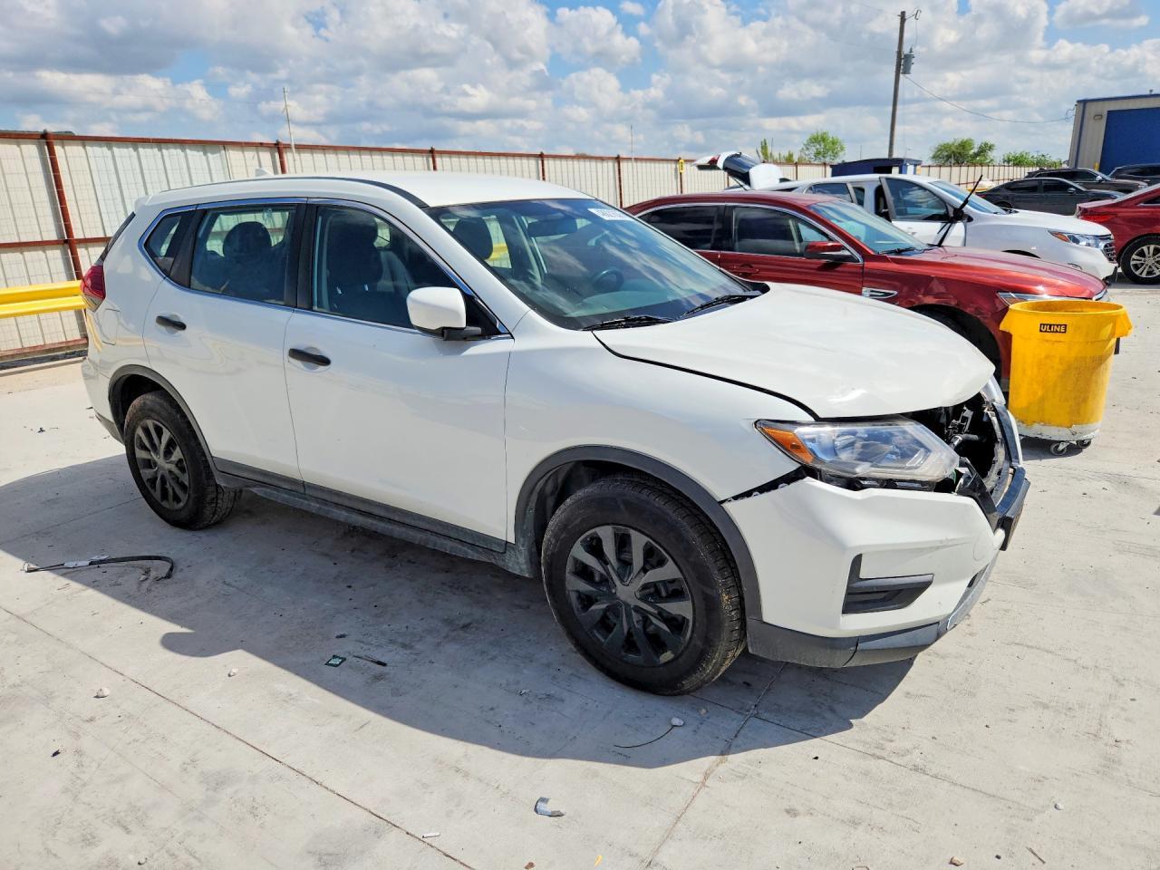 2017 Nissan Rogue S - zdjęcie 4