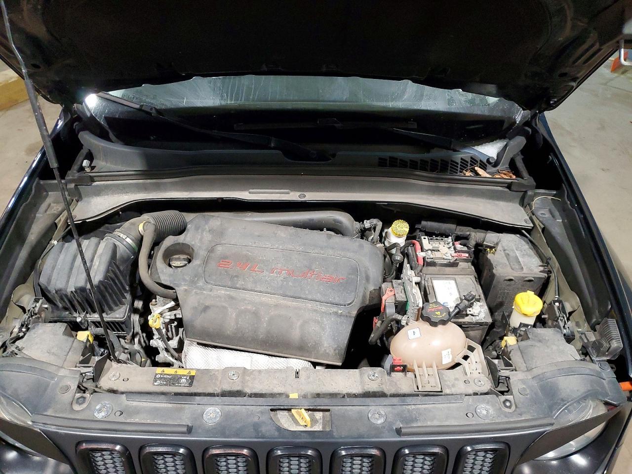 2017 Jeep Renegade Latitude - zdjęcie 12