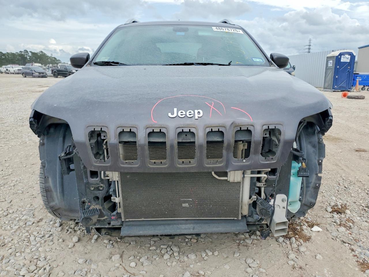 2019 Jeep Cherokee Latitude Plus - zdjęcie 5