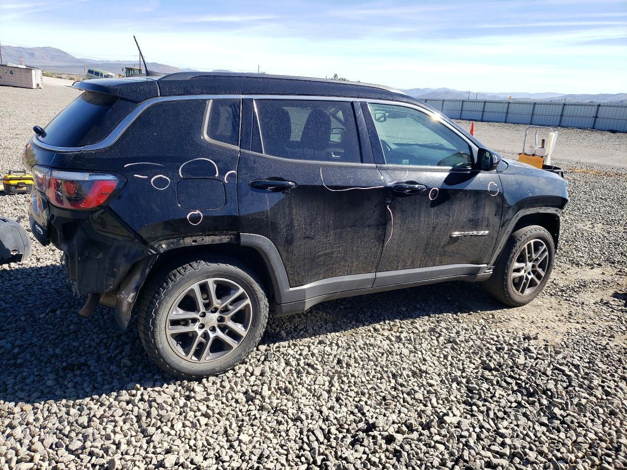 2017 Jeep Compass Latitude - zdjęcie 3