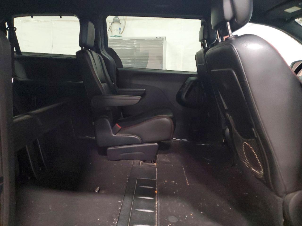 2017 Dodge Grand Caravan Gt - zdjęcie 11