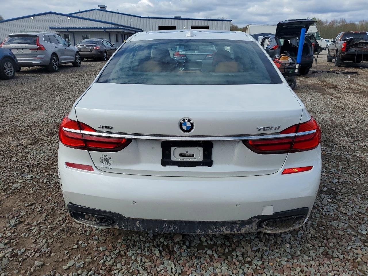 2016 BMW 750 Xi - zdjęcie 6