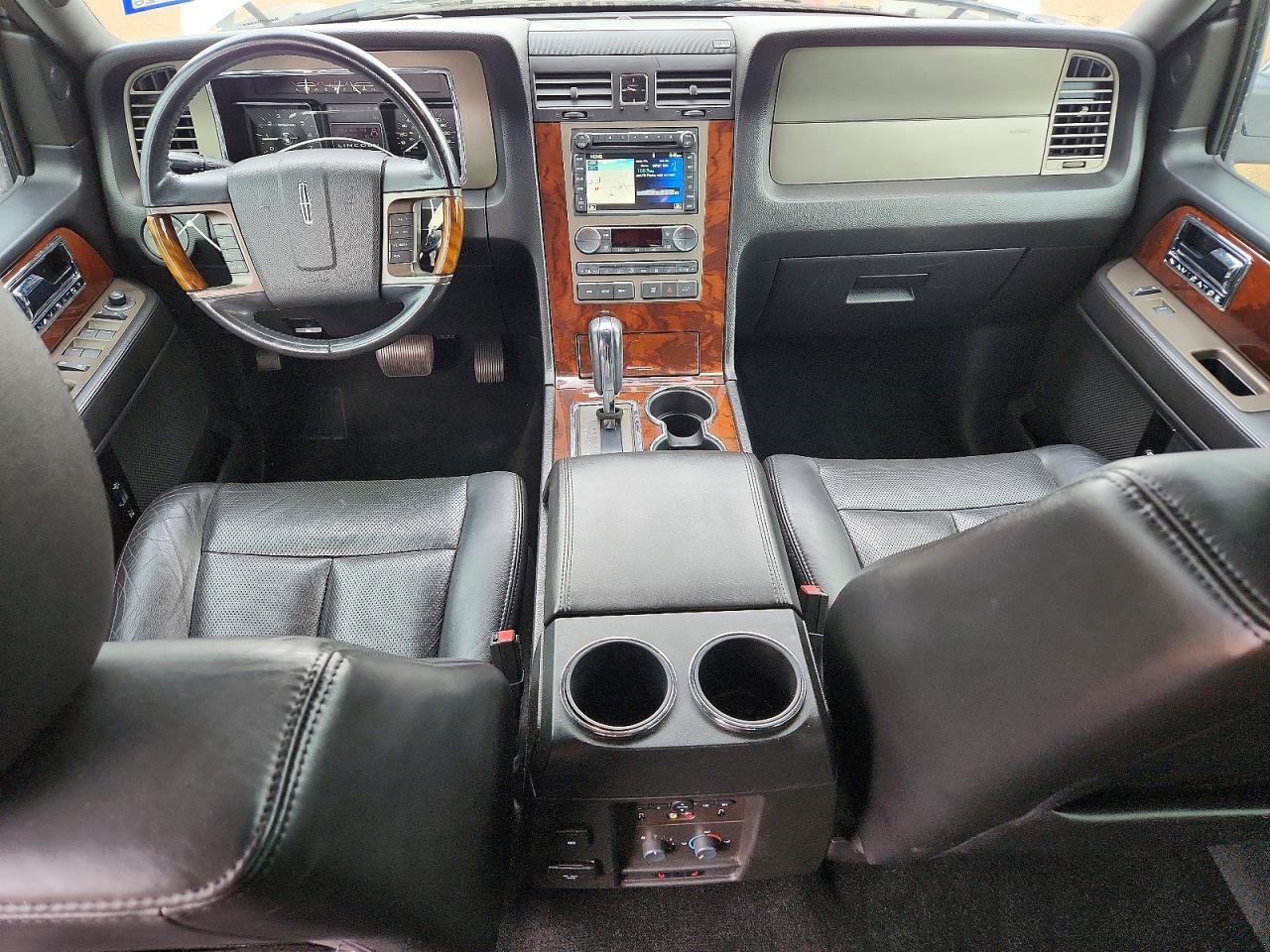 2013 Lincoln Townhouse Navigator - zdjęcie 8