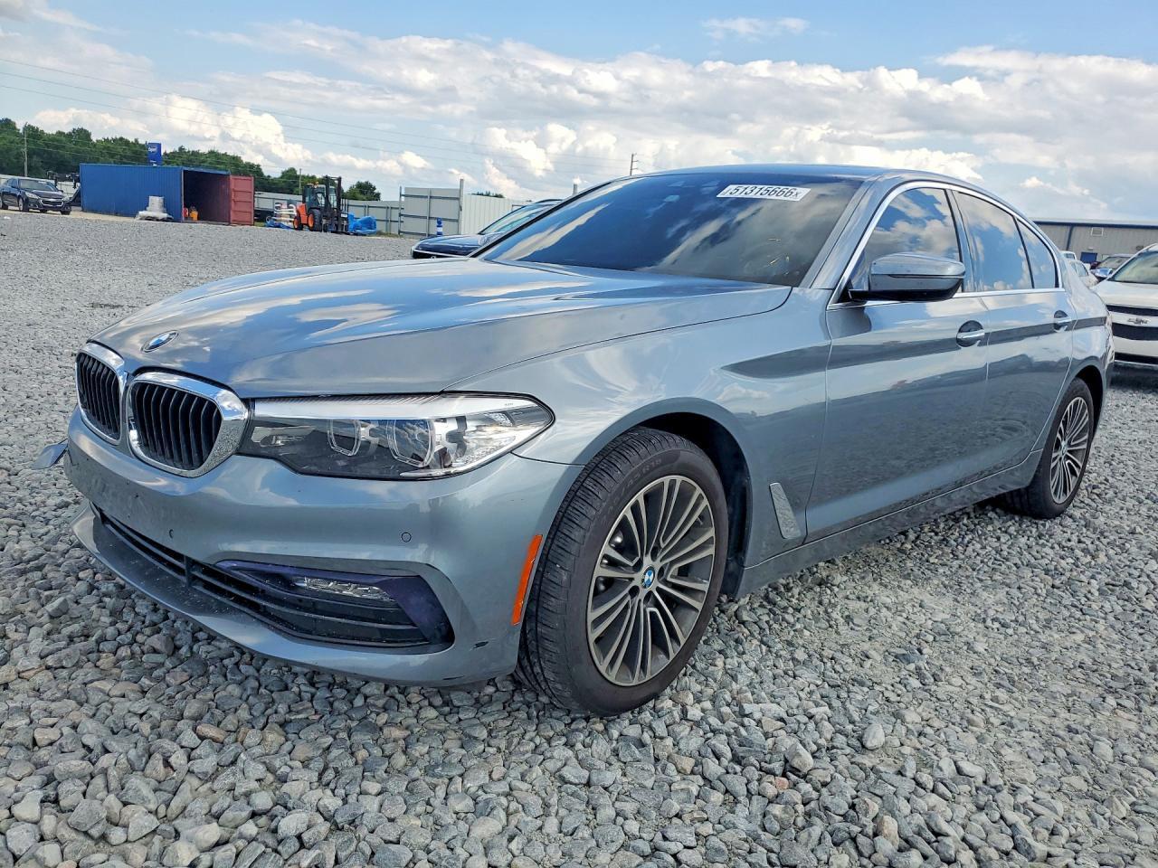 2018 BMW 530 Xi - zdjęcie główne