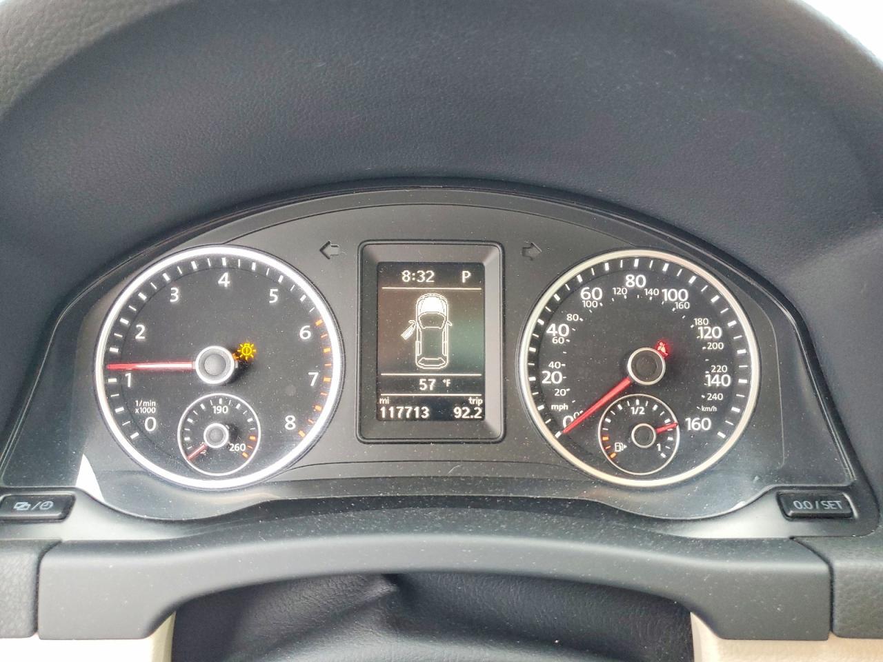 2016 Volkswagen Tiguan S - zdjęcie 9