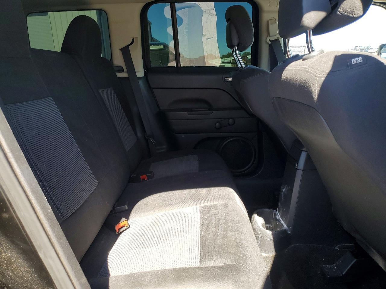 2014 Jeep Patriot Sport - zdjęcie 10