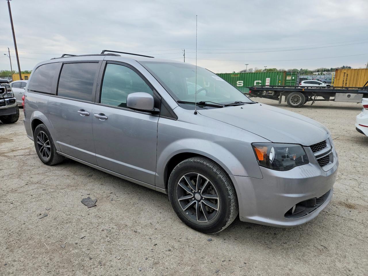 2018 Dodge Grand Caravan Gt - zdjęcie 4