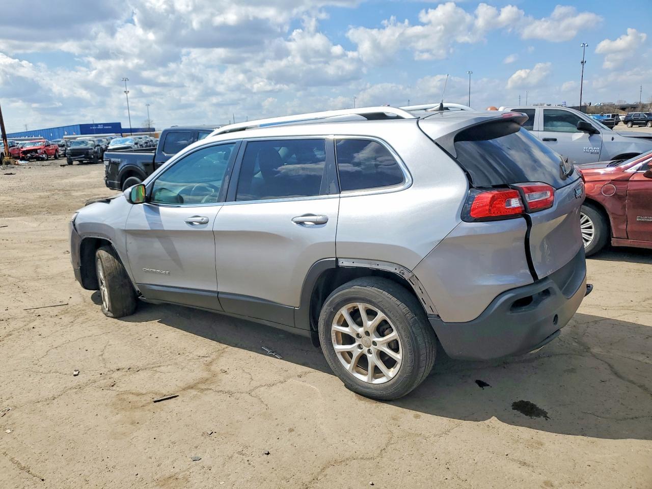 2017 Jeep Cherokee Latitude - zdjęcie 2