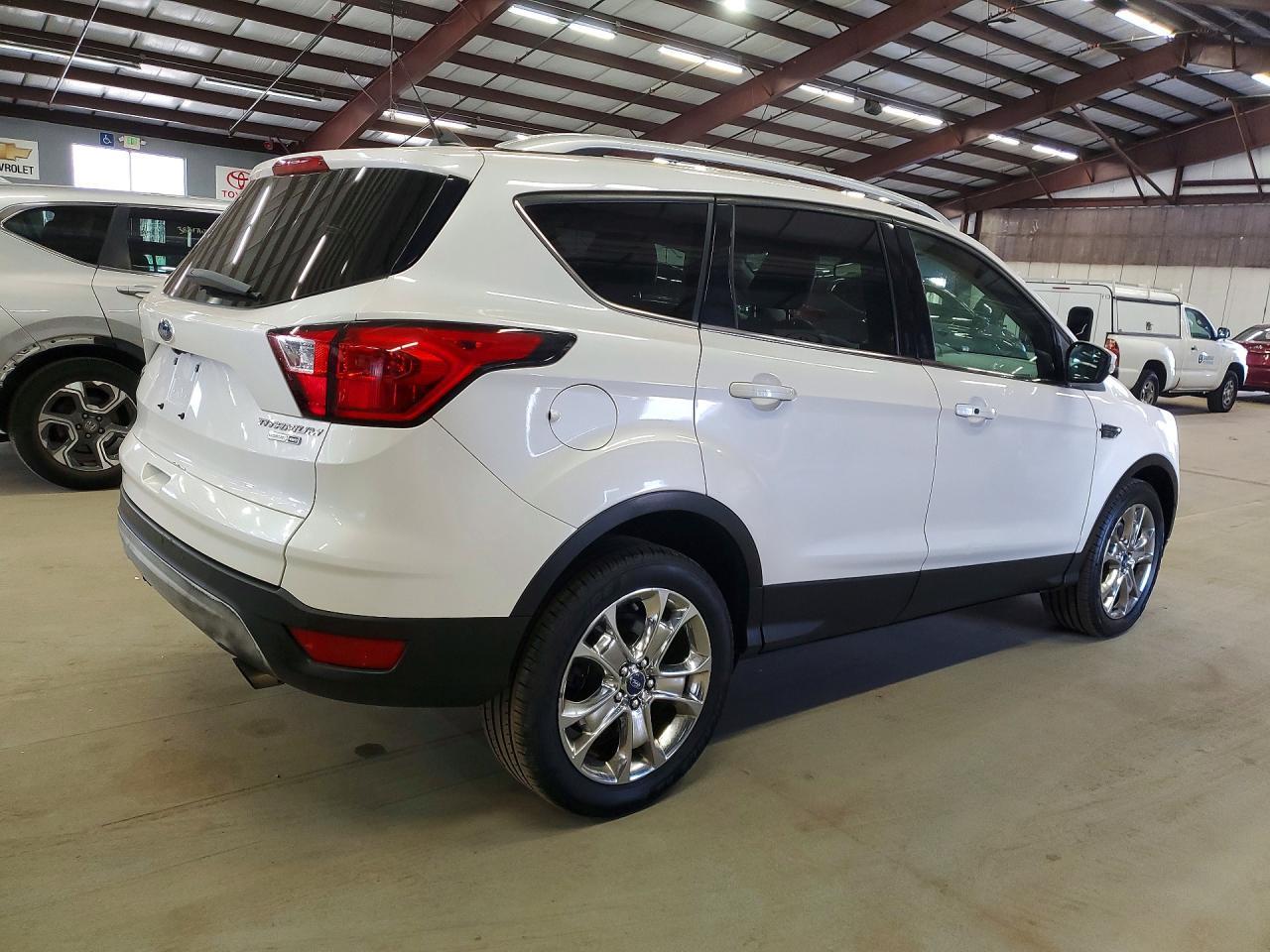 2019 Ford Escape Titanium - zdjęcie 3