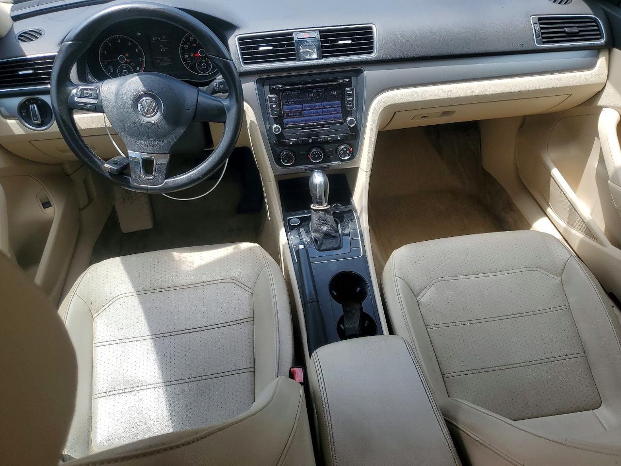 2015 Volkswagen Passat S - zdjęcie 8