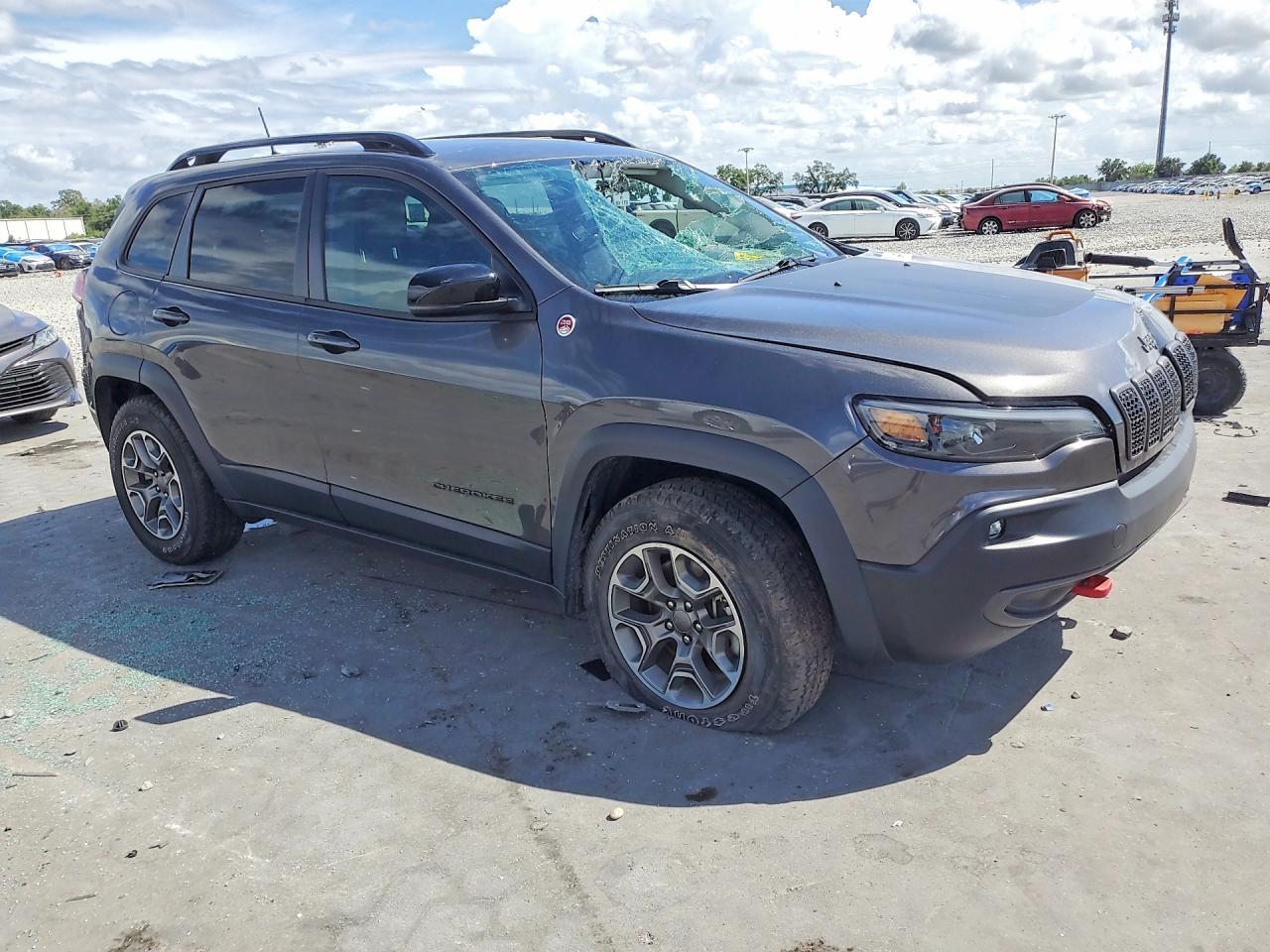 2022 Jeep Cherokee Trailhawk - zdjęcie 4