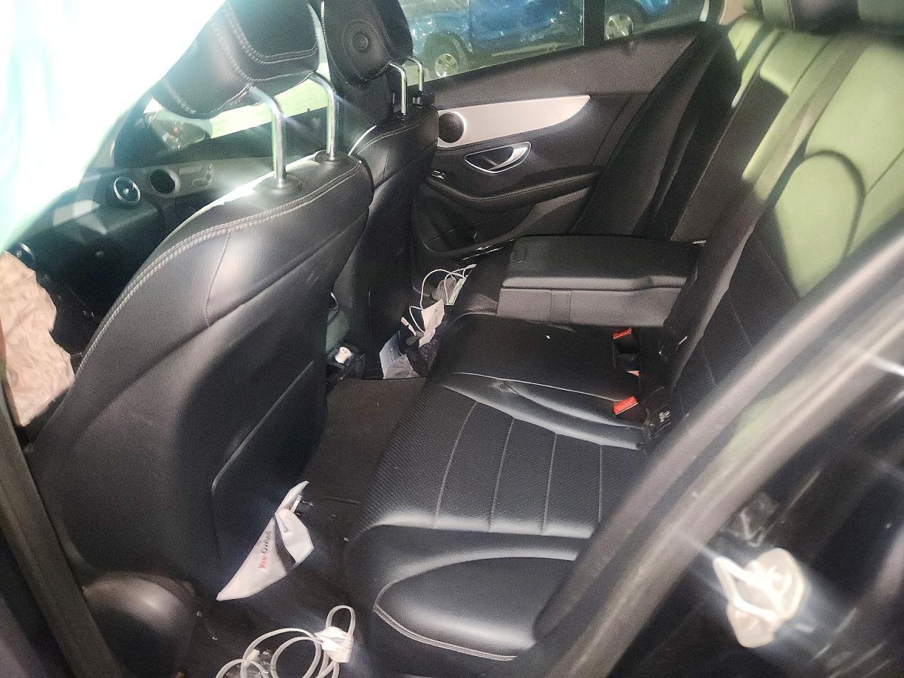 2015 Mercedes-Benz C 300 - zdjęcie 10