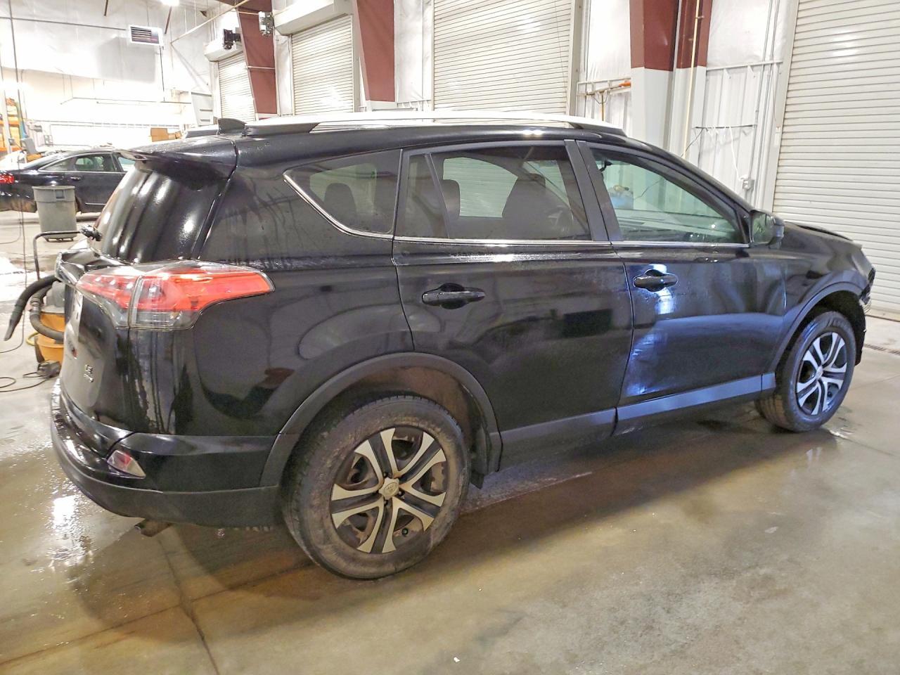 2016 Toyota Rav4 Le - zdjęcie 3