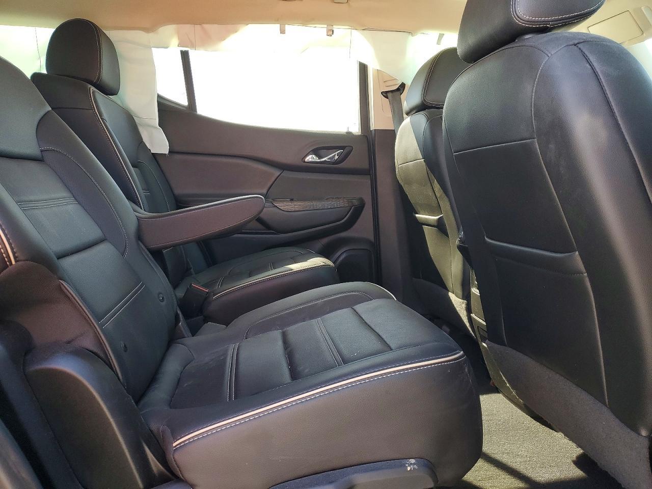 2020 GMC Acadia Denali - zdjęcie 11