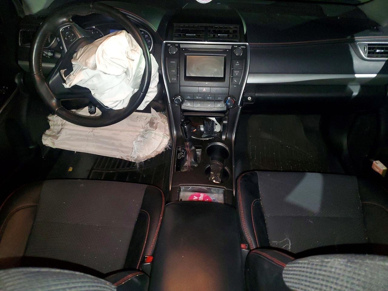 2016 Toyota Camry Se - zdjęcie 8