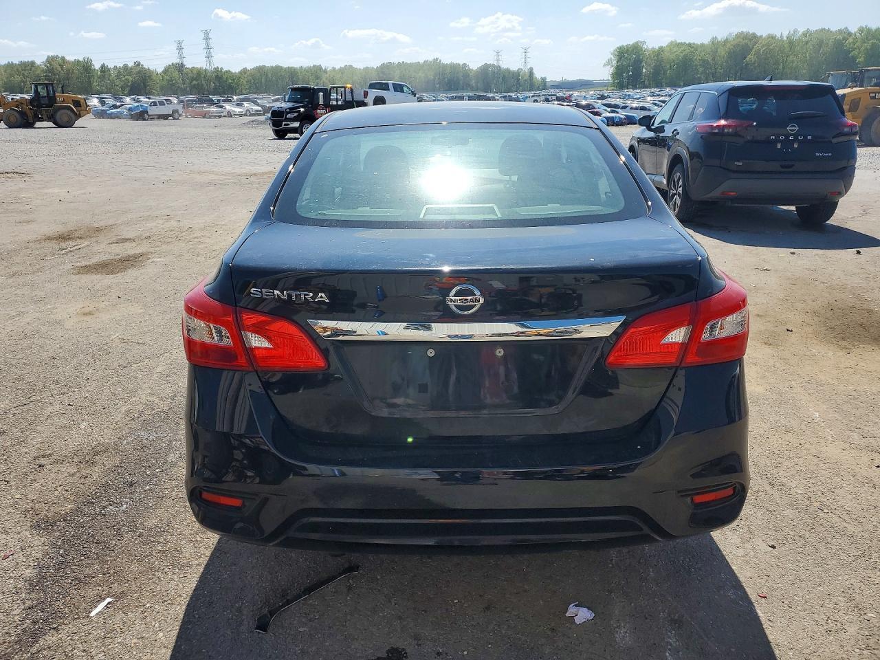 2019 Nissan Sentra S - zdjęcie 6