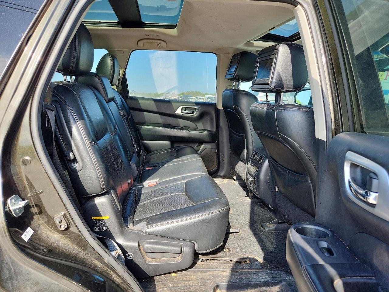 2016 Nissan Pathfinder Platinum - zdjęcie 11