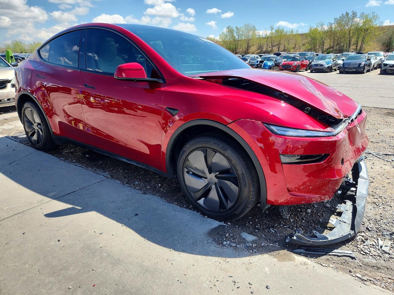 2026 Tesla Model Y - zdjęcie 4