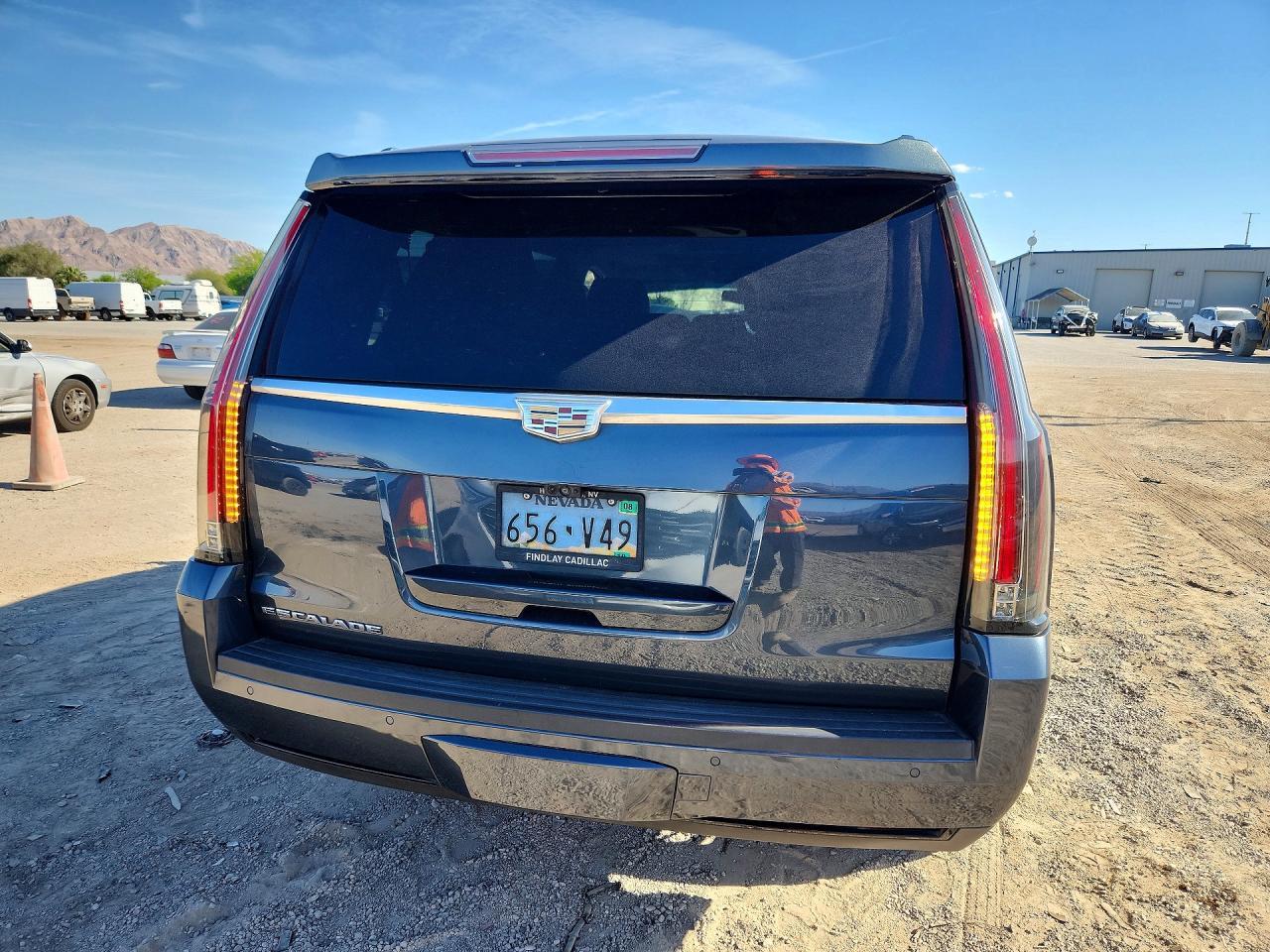 2019 Cadillac Escalade Luxury - zdjęcie 6