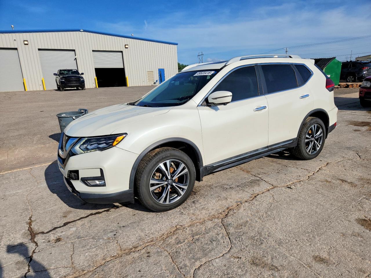 2017 Nissan Rogue - zdjęcie główne