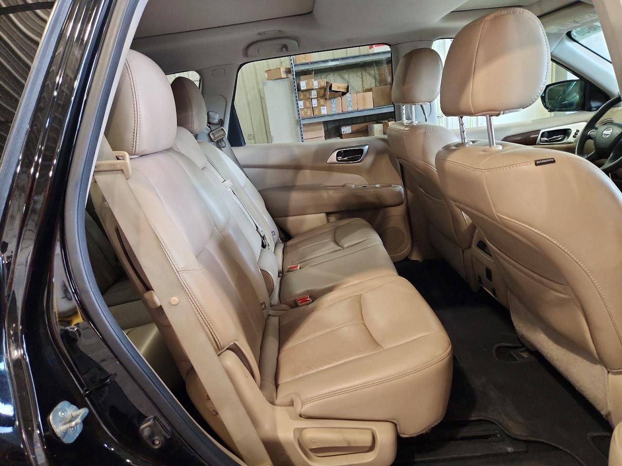 2017 Nissan Pathfinder Platinum - zdjęcie 10