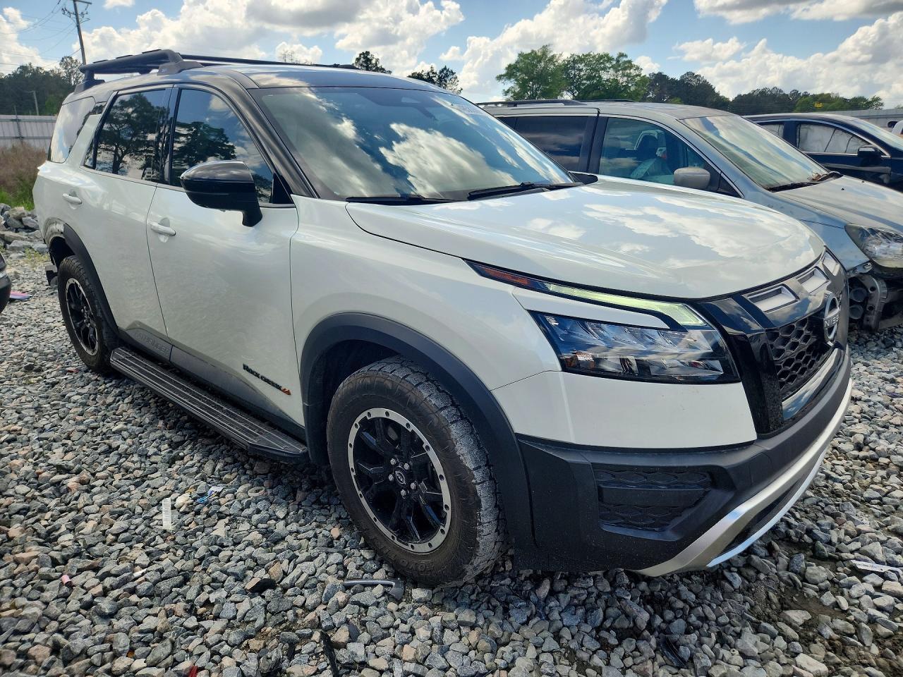 2023 Nissan Pathfinder Rock Creek - zdjęcie 4