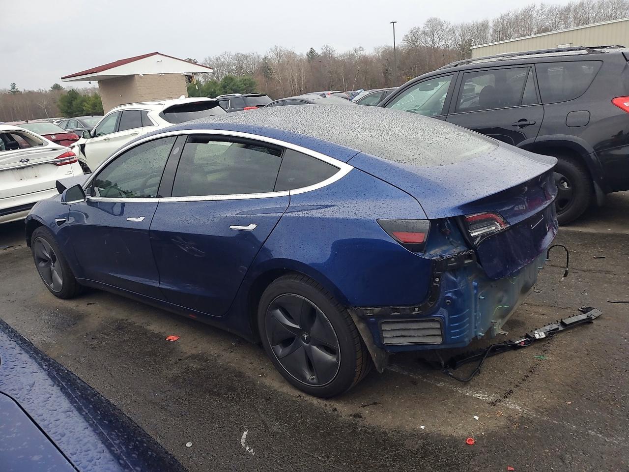 2019 Tesla Model 3 - zdjęcie 2