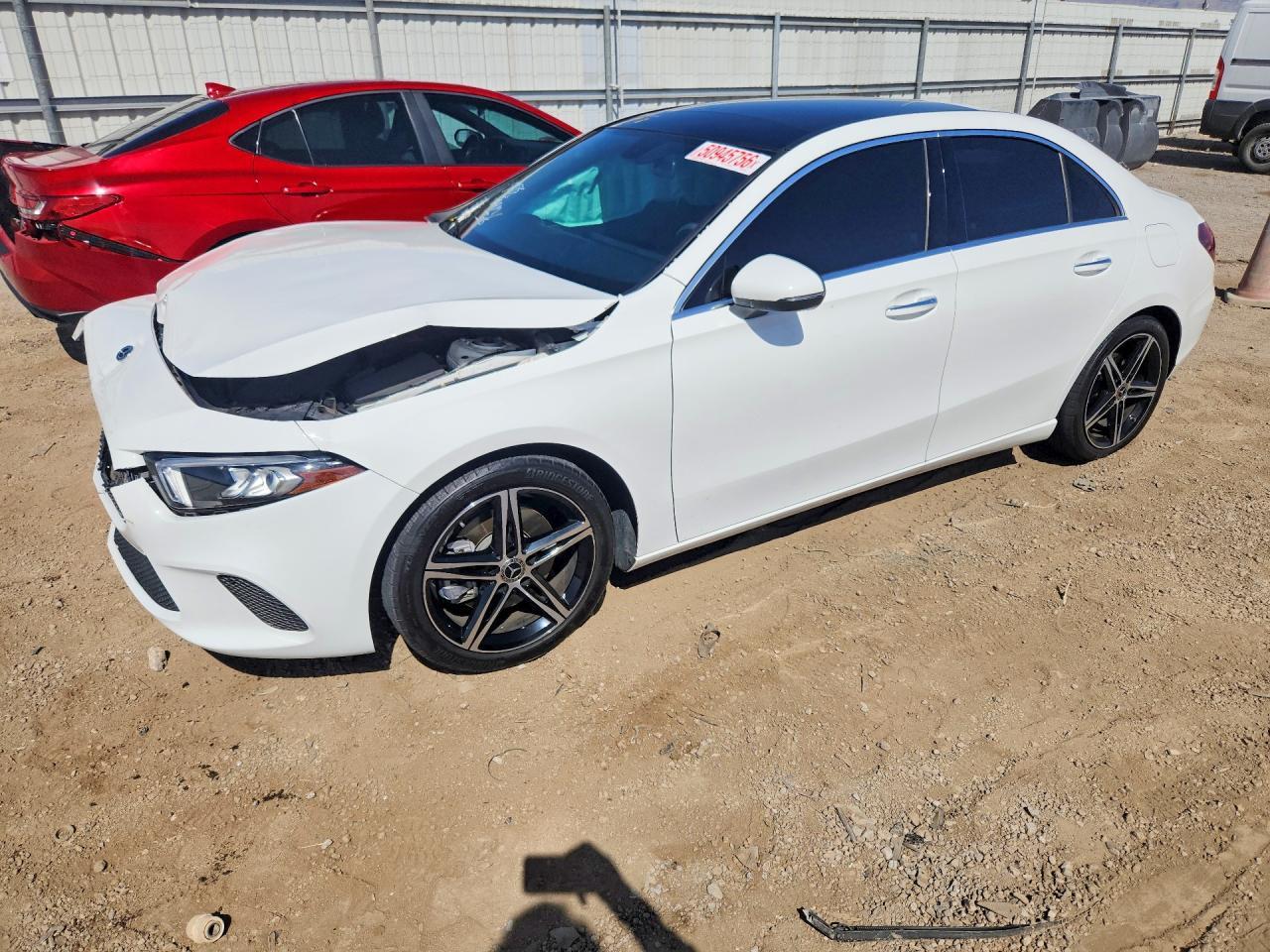 2022 Mercedes-Benz A 220 - zdjęcie główne