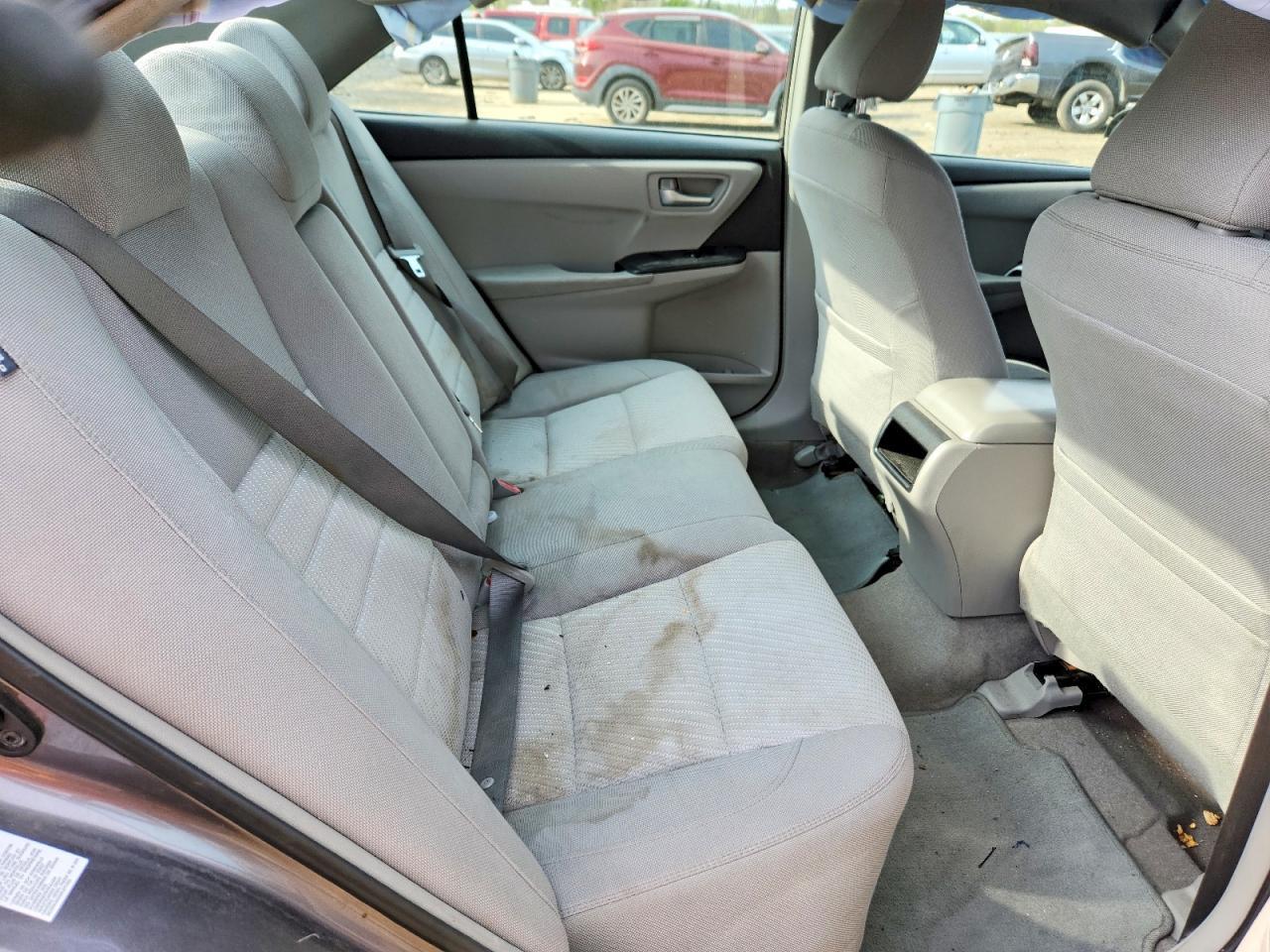 2016 Toyota Camry Le - zdjęcie 10
