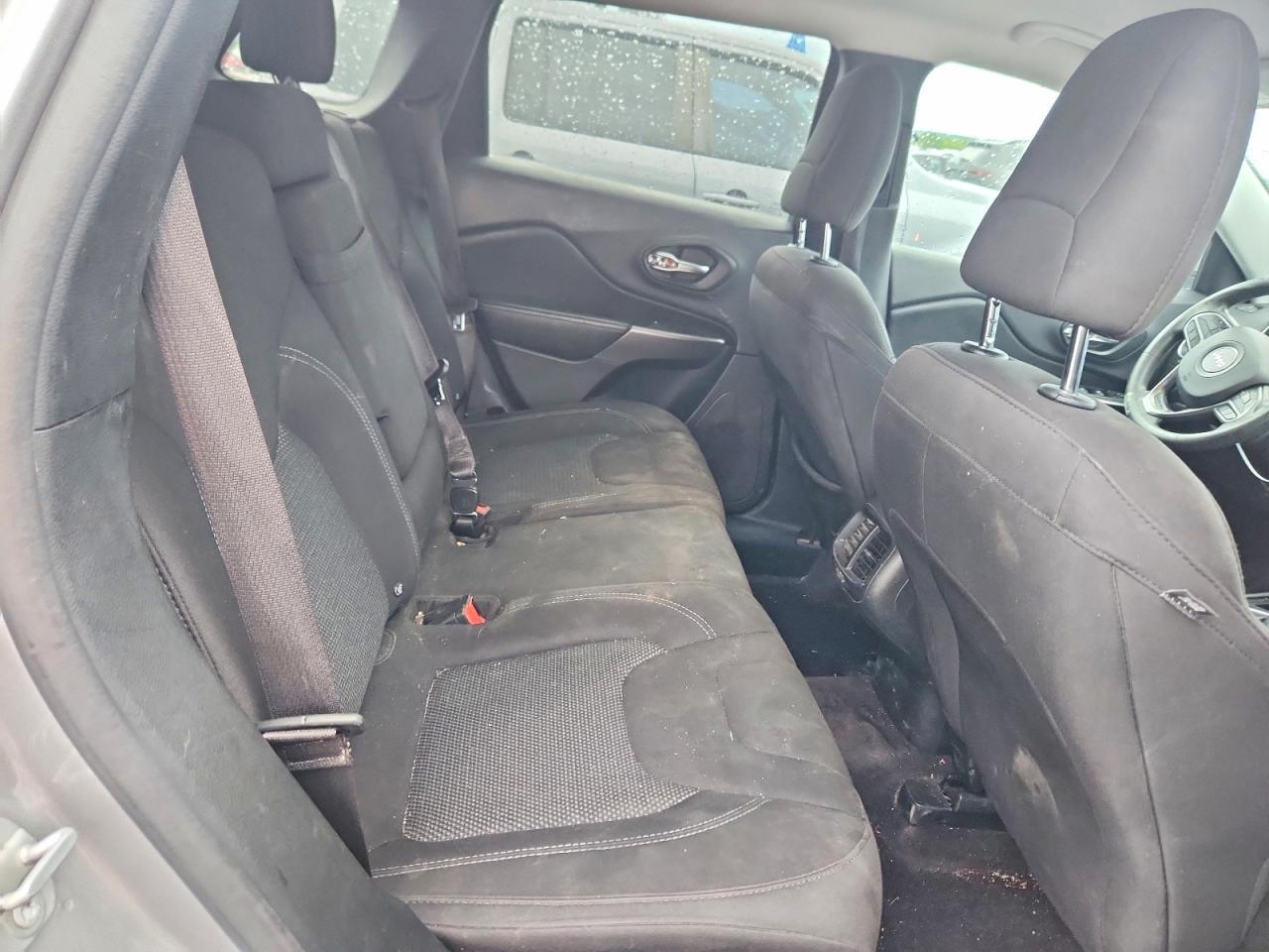 2019 Jeep Cherokee Latitude - zdjęcie 11