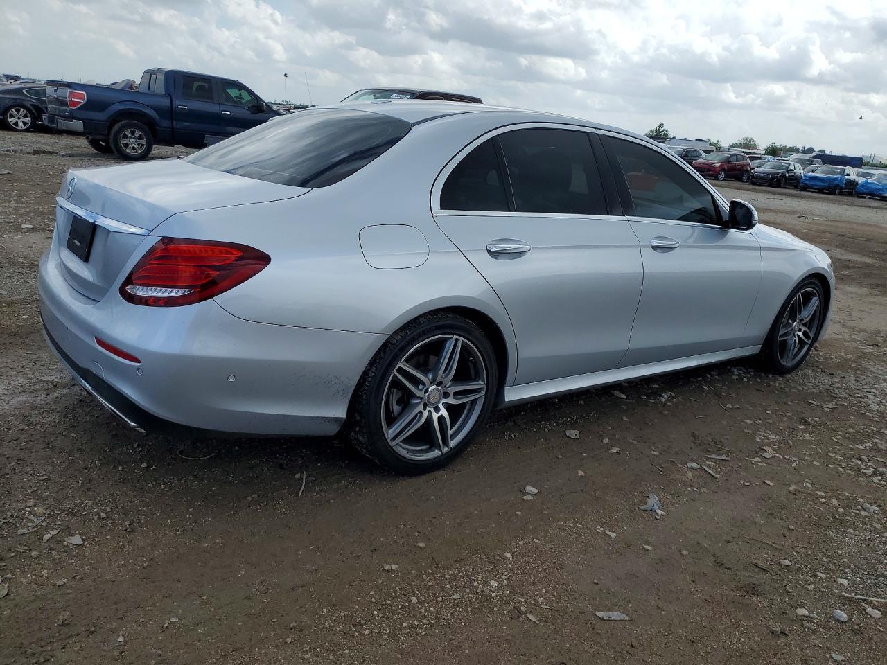 2017 Mercedes-Benz E 300 - zdjęcie 3
