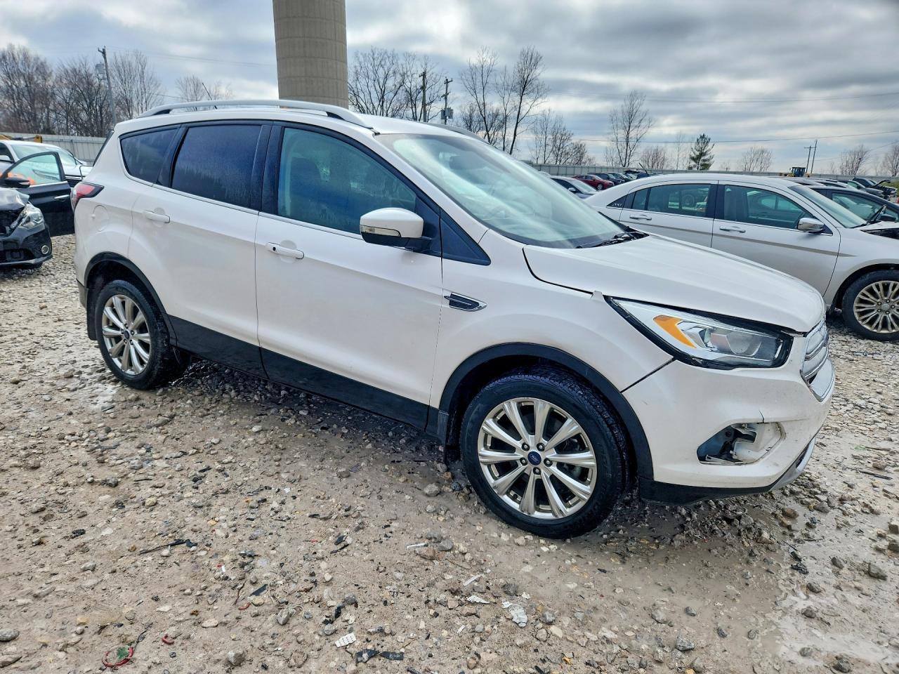2017 Ford Escape Titanium - zdjęcie 4