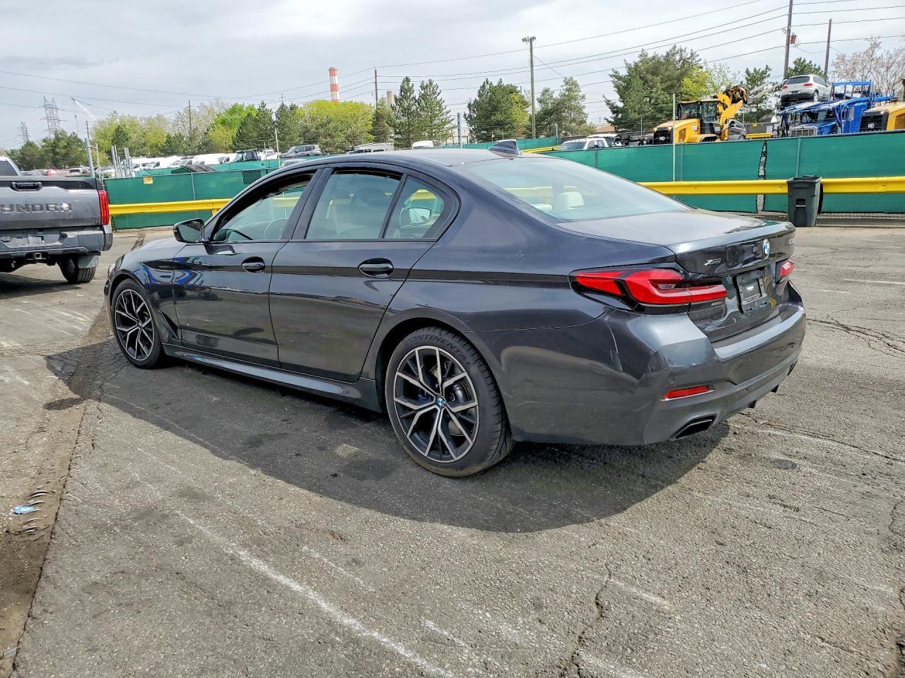 2022 BMW 530 Xi - zdjęcie 2