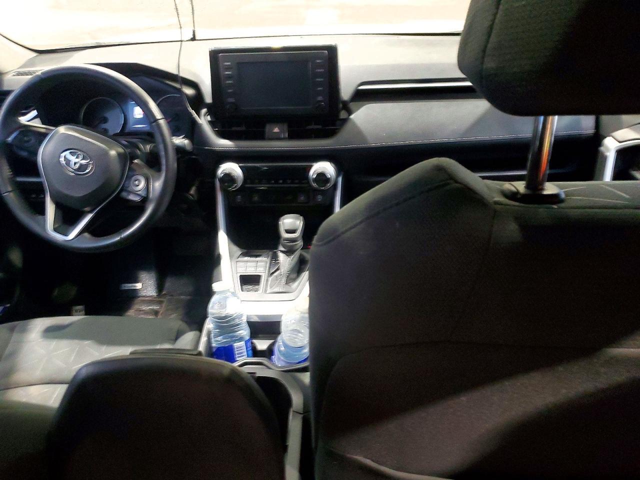 2021 Toyota Rav4 Xle - zdjęcie 8