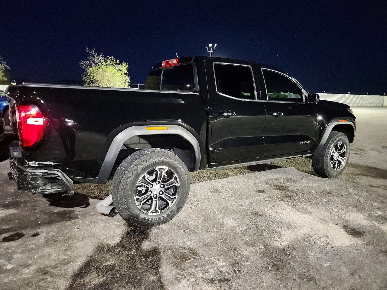 2023 GMC Canyon At4 - zdjęcie 3