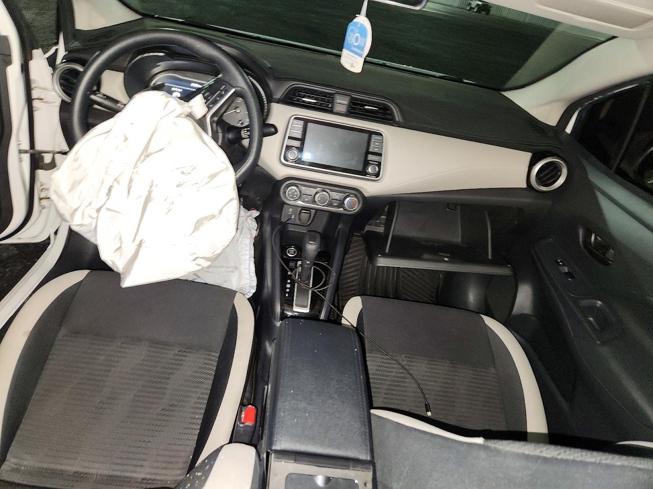 2022 Nissan Versa Sv - zdjęcie 8