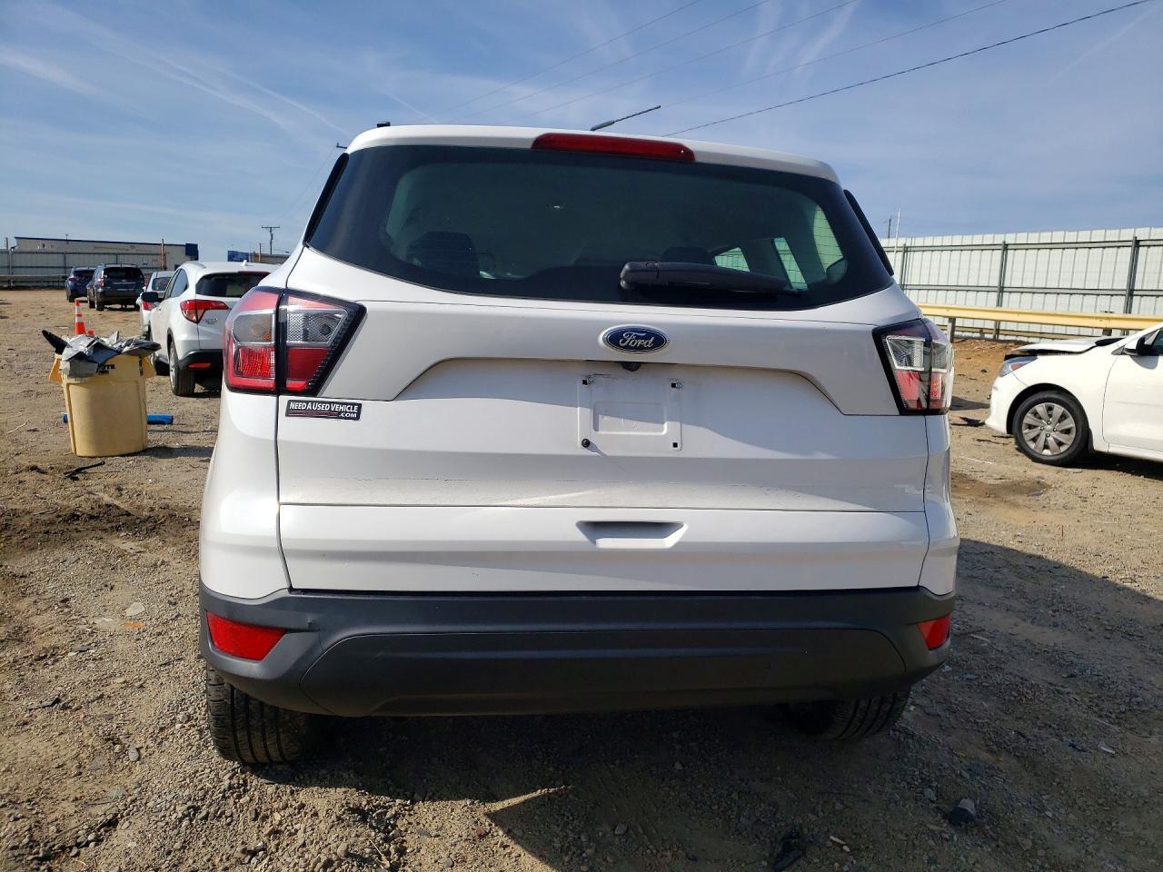 2017 Ford Escape S - zdjęcie 6