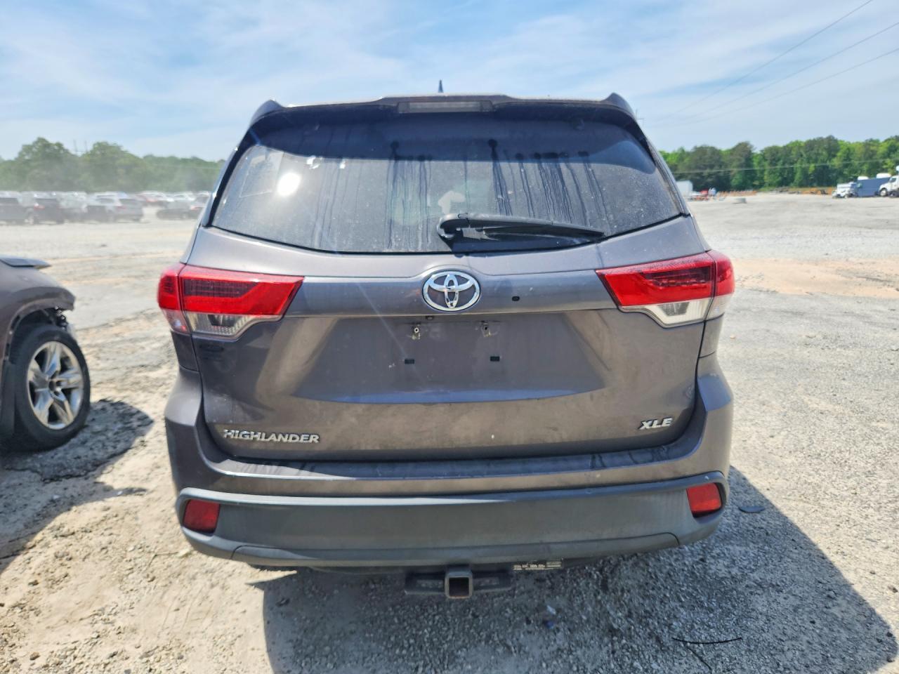 2018 Toyota Highlander Xle - zdjęcie 6
