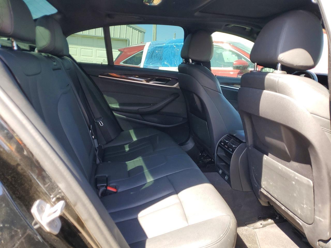 2019 BMW 530 I - zdjęcie 10
