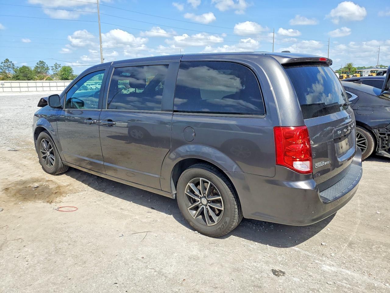 2018 Dodge Grand Caravan Gt - zdjęcie 2