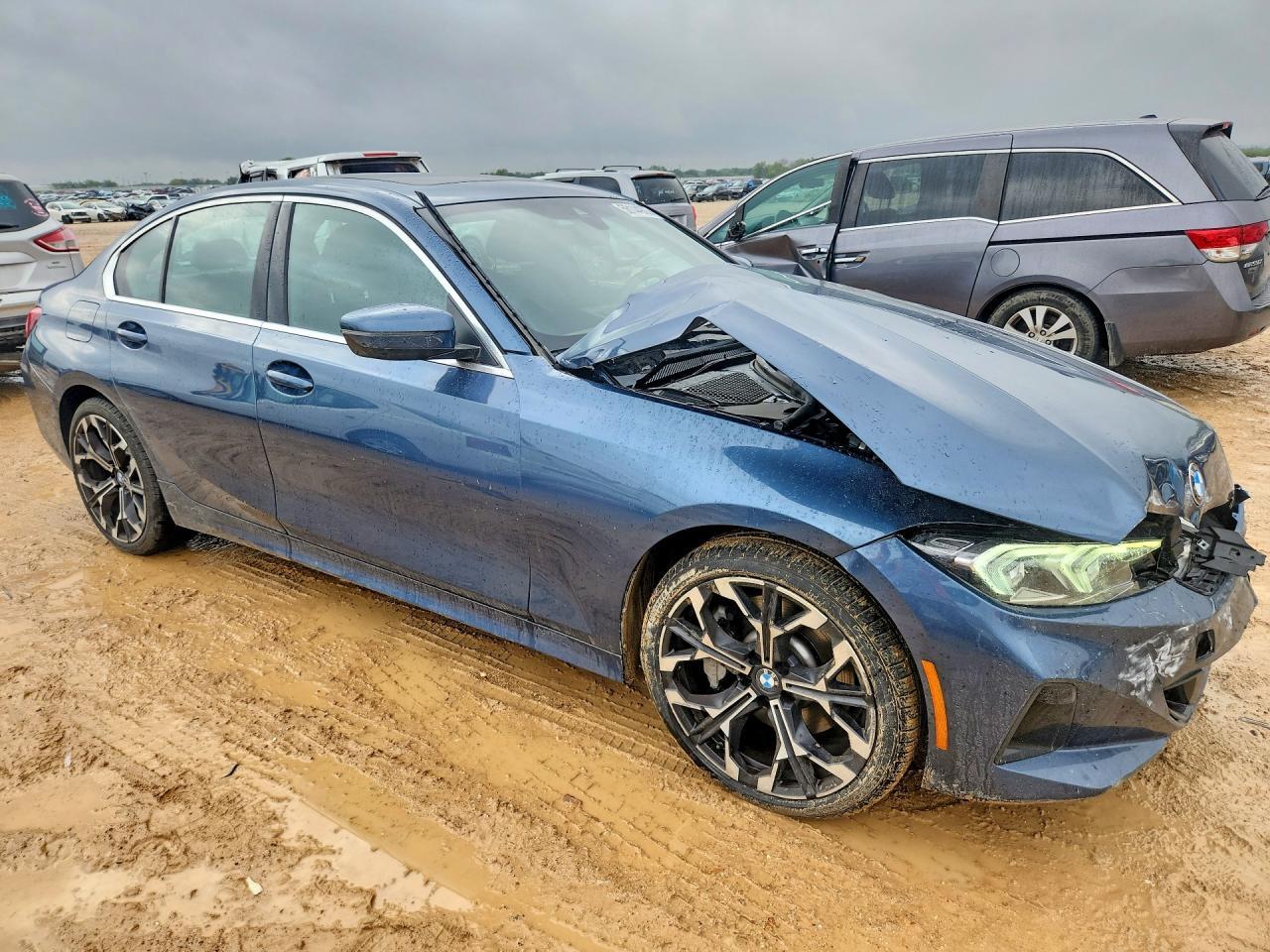 2025 BMW Seria 3 330i - zdjęcie 4