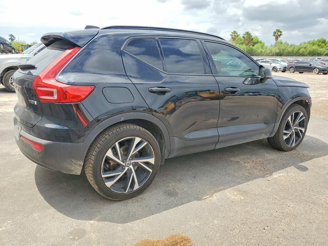 2021 Volvo Xc40 T5 R-Design - zdjęcie 3