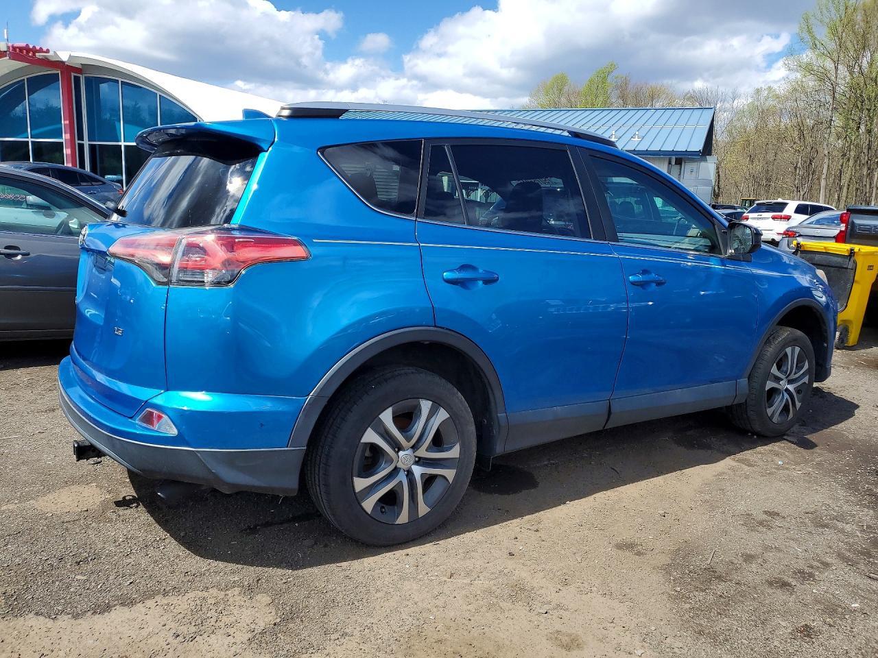 2018 Toyota Rav4 Le - zdjęcie 3