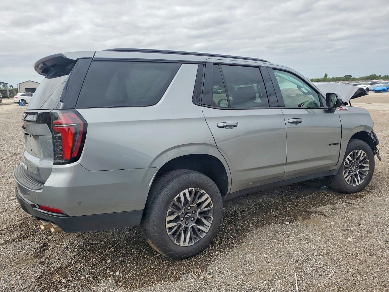 2025 Chevrolet Tahoe K1500 Z71 - zdjęcie 3