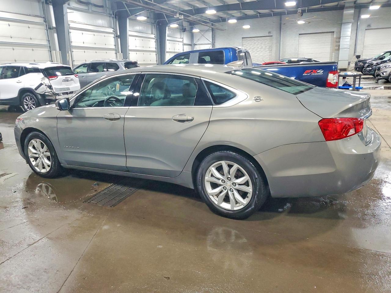 2017 Chevrolet Impala Lt - zdjęcie 2